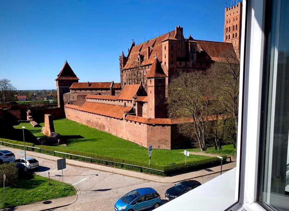 Widok Zamku O Poranku Apartment Malbork Bagian luar foto